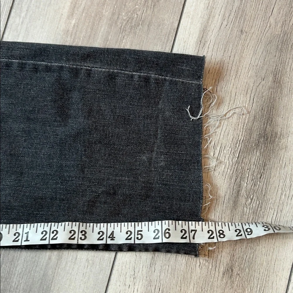Levi's Premium 724 high rise straight leg jeans in black size 30